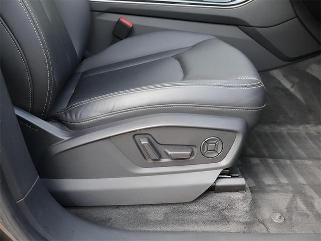 Photo of 2019 Samurai Gray Metallic Audi Q8