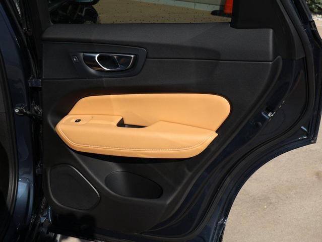 Photo of 2021 Denim Blue Metallic Volvo XC60