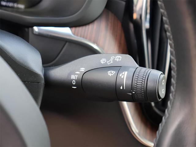 Photo of 2021 Denim Blue Metallic Volvo XC60