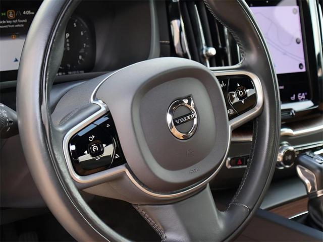 Photo of 2021 Denim Blue Metallic Volvo XC60