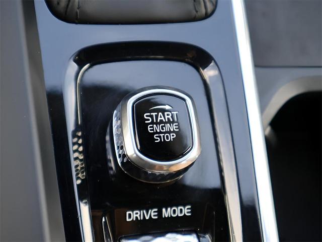 Photo of 2021 Denim Blue Metallic Volvo XC60