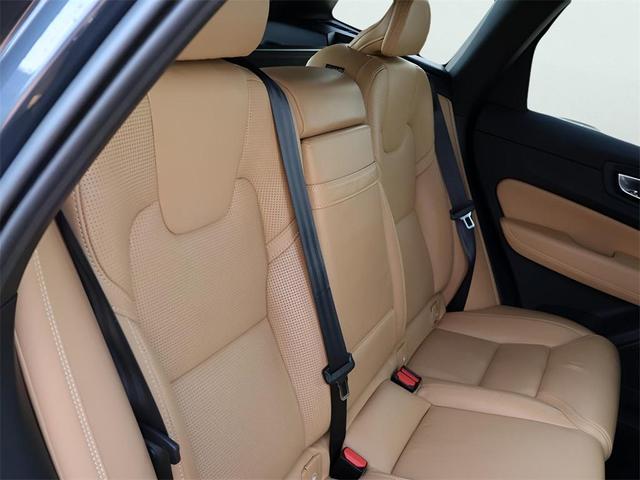 Photo of 2021 Denim Blue Metallic Volvo XC60