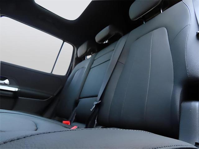 Photo of 2025 Night Black Mercedes-Benz GLB 250