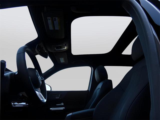 Photo of 2025 Night Black Mercedes-Benz GLB 250