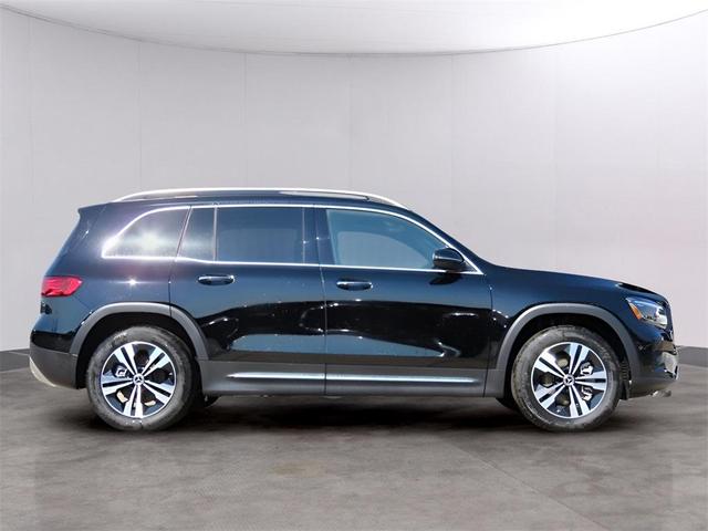 Photo of 2025 Night Black Mercedes-Benz GLB 250