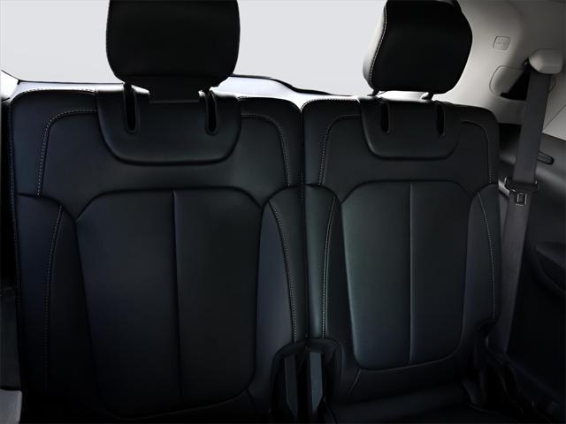 Photo of 2022 Diamond Black Crystal Pearlcoat Jeep Grand Cherokee L