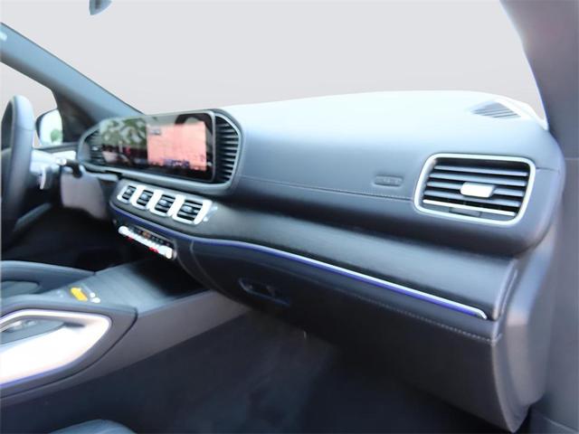 Photo of 2025 Obsidian Black Metallic Mercedes-Benz GLE 580