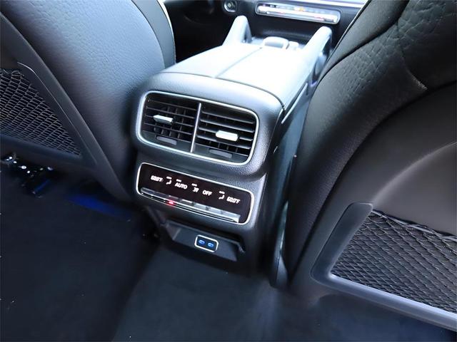 Photo of 2025 Obsidian Black Metallic Mercedes-Benz GLE 580