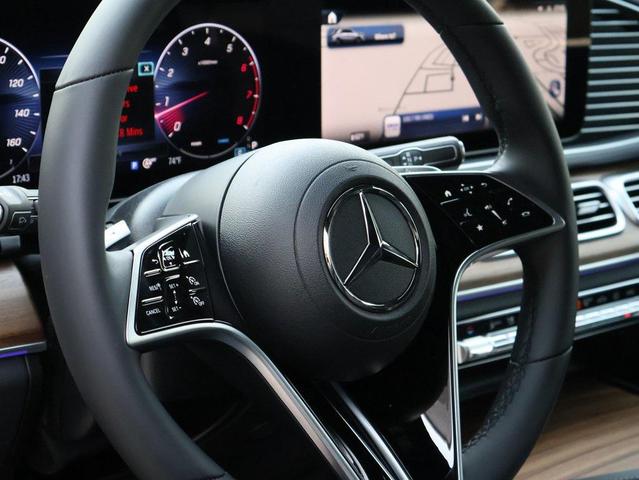 Photo of 2025 Obsidian Black Metallic Mercedes-Benz GLE 450