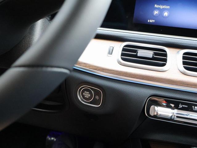 Photo of 2025 Obsidian Black Metallic Mercedes-Benz GLE 450