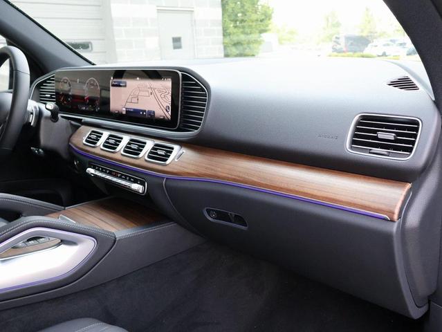 Photo of 2025 Obsidian Black Metallic Mercedes-Benz GLE 450