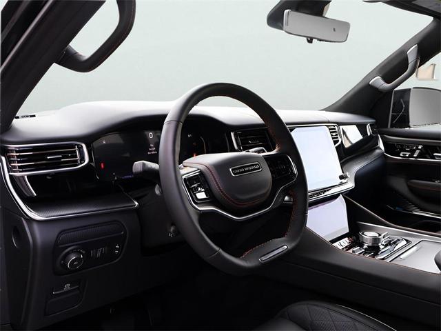 Photo of 2024 Diamond Black Crystal Pearlcoat Jeep Grand Wagoneer