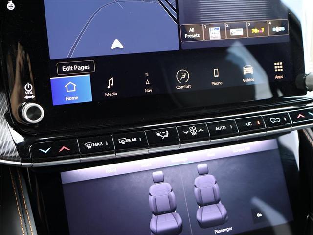 Photo of 2024 Diamond Black Crystal Pearlcoat Jeep Grand Wagoneer