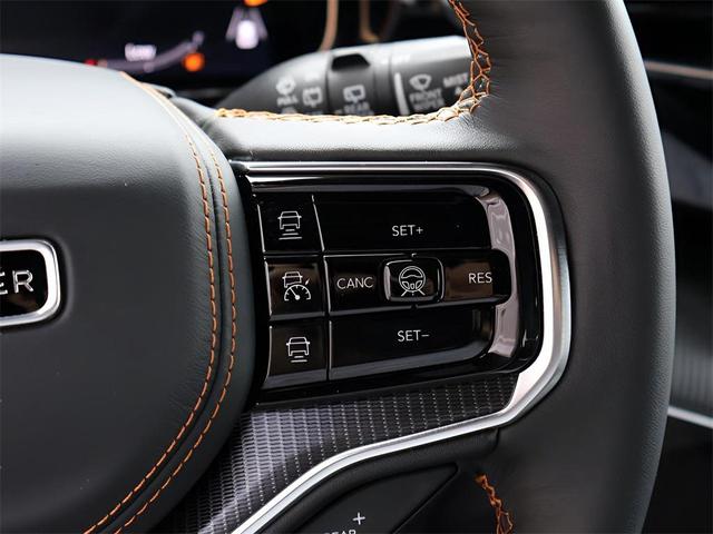 Photo of 2024 Diamond Black Crystal Pearlcoat Jeep Grand Wagoneer