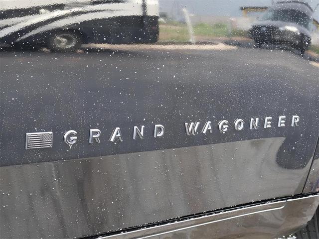 Photo of 2024 Diamond Black Crystal Pearlcoat Jeep Grand Wagoneer