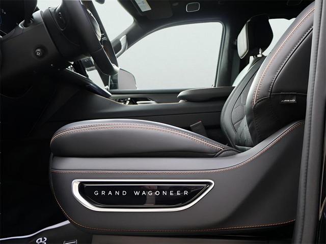 Photo of 2024 Diamond Black Crystal Pearlcoat Jeep Grand Wagoneer