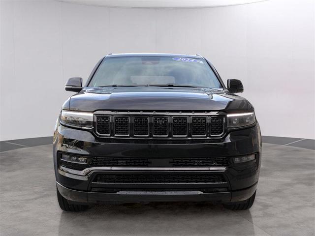 Photo of 2024 Diamond Black Crystal Pearlcoat Jeep Grand Wagoneer