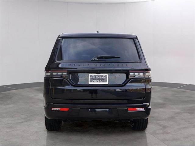 Photo of 2024 Diamond Black Crystal Pearlcoat Jeep Grand Wagoneer