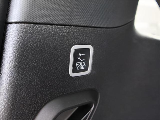 Photo of 2024 Diamond Black Crystal Pearlcoat Jeep Grand Wagoneer