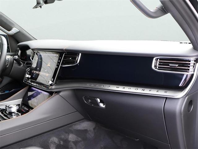 Photo of 2024 Diamond Black Crystal Pearlcoat Jeep Grand Wagoneer