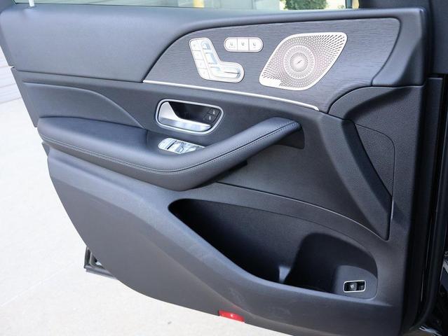Photo of 2022 Black Mercedes-Benz GLS 450