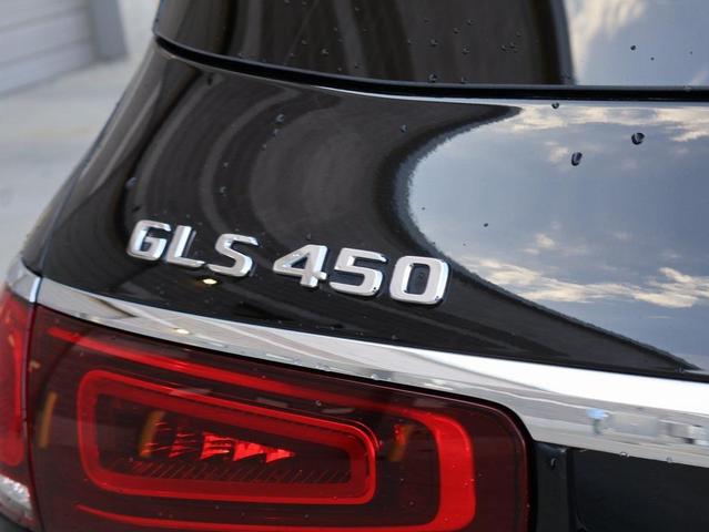 Photo of 2022 Black Mercedes-Benz GLS 450