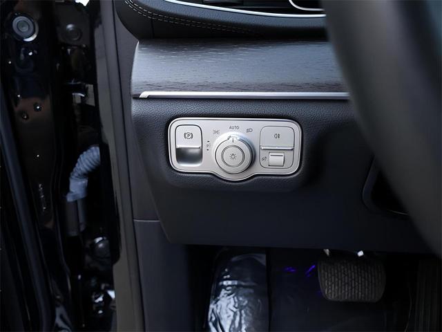 Photo of 2022 Black Mercedes-Benz GLS 450