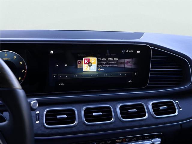 Photo of 2022 Black Mercedes-Benz GLS 450