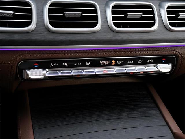 Photo of 2024 Black Mercedes-Benz GLE 350