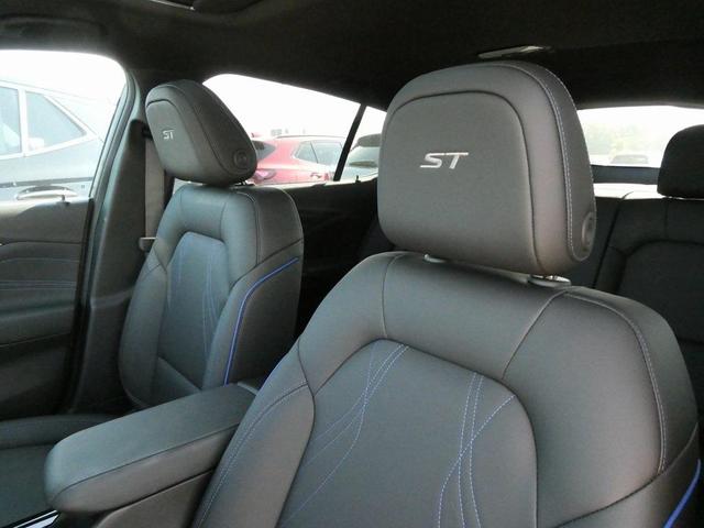 Photo of 2025 Ebony Twilight Metallic Buick Envista