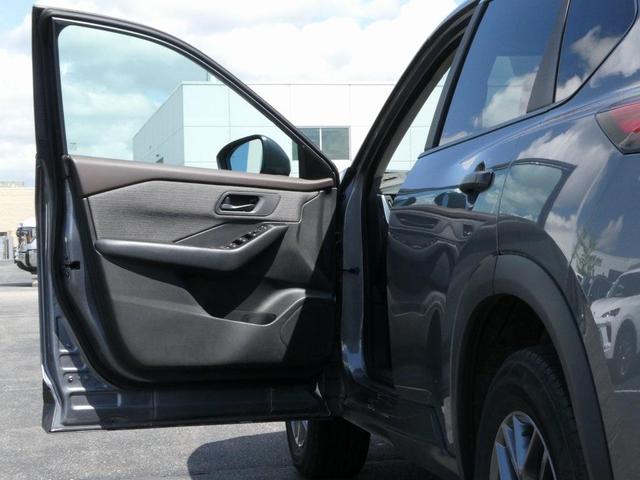 Photo of 2023 Gun Metallic Nissan Rogue