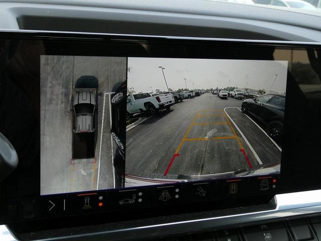 Photo of 2025 Summit White GMC Sierra 2500