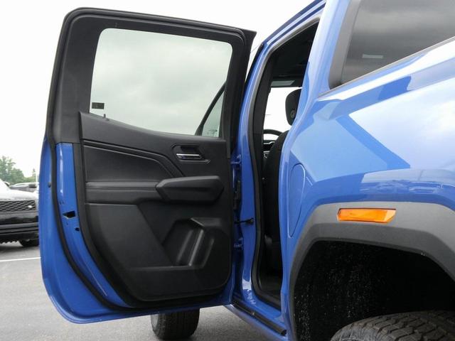 Photo of 2025 Metallic GMC Canyon