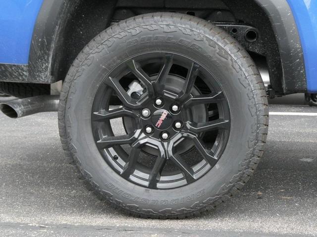 Photo of 2025 Metallic GMC Canyon