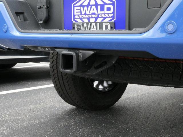Photo of 2025 Metallic GMC Canyon
