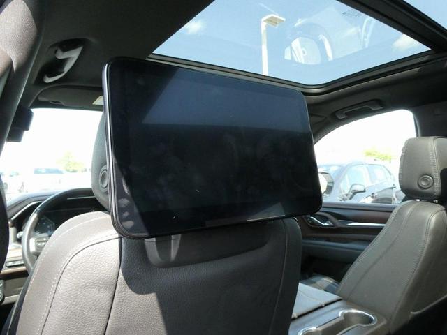 Photo of 2021 Summit White GMC Yukon