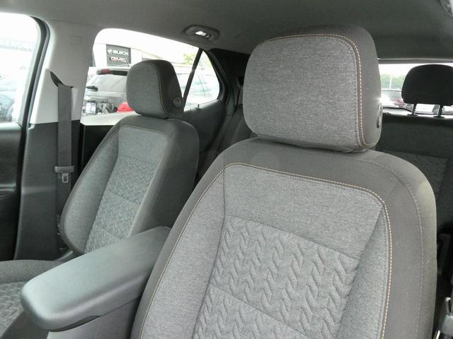 Photo of 2023 Summit White Chevrolet Equinox