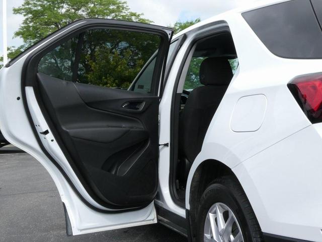 Photo of 2023 Summit White Chevrolet Equinox