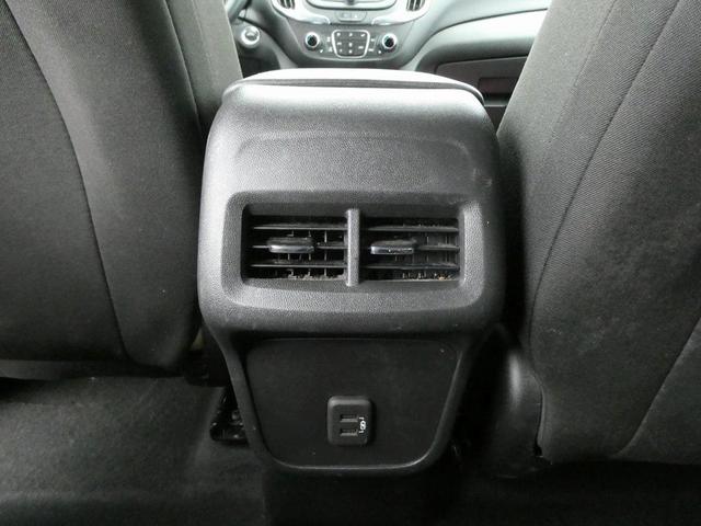 Photo of 2023 Summit White Chevrolet Equinox