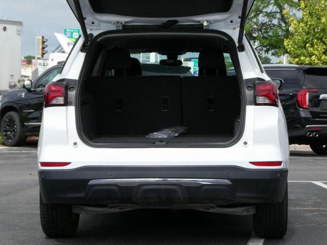 Photo of 2023 Summit White Chevrolet Equinox