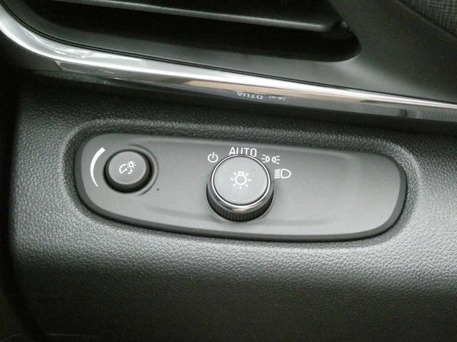 Photo of 2025 Summit White Buick Envista