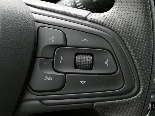 Photo of 2025 Summit White Buick Envista