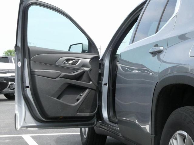 Photo of 2023 Sterling Gray Metallic Chevrolet Traverse