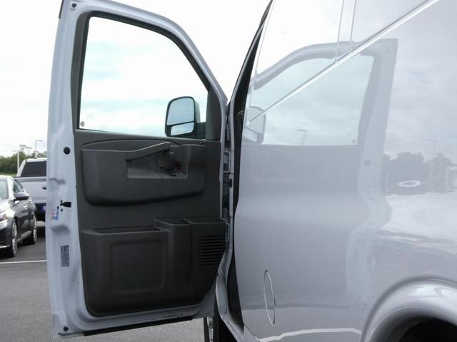Photo of 2024 Summit White Chevrolet Express 2500