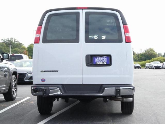 Photo of 2024 Summit White Chevrolet Express 2500