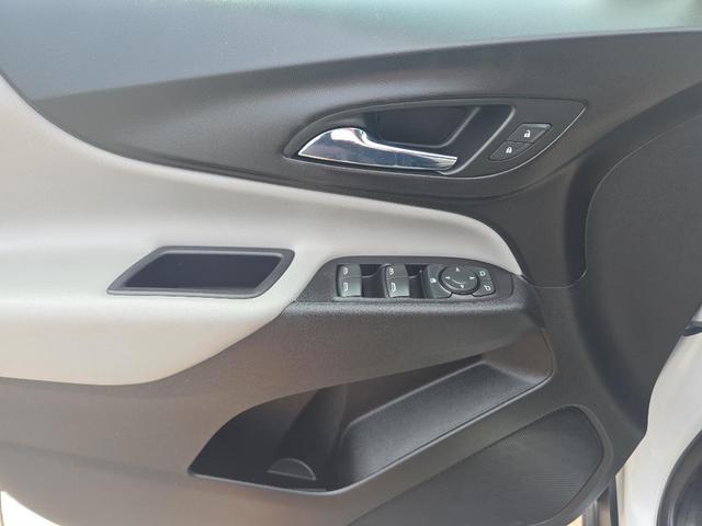 Photo of 2019 Summit White Chevrolet Equinox