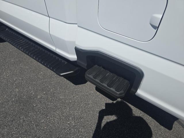 Photo of 2025 Oxford White Ford F-350