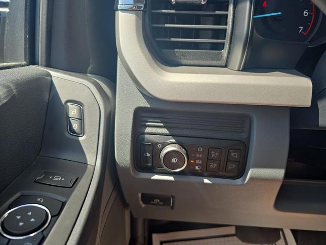 Photo of 2025 Oxford White Ford F-350