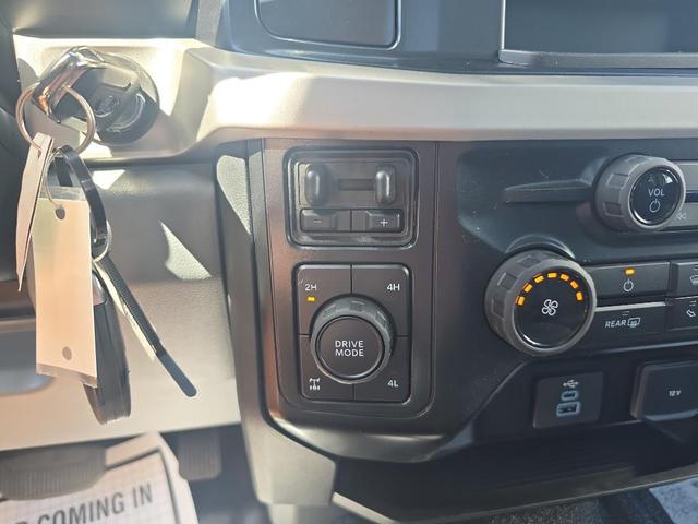 Photo of 2025 Oxford White Ford F-350