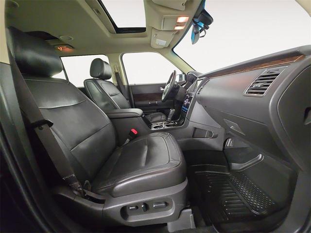 Photo of 2014 Tuxedo Black Metallic Ford Flex